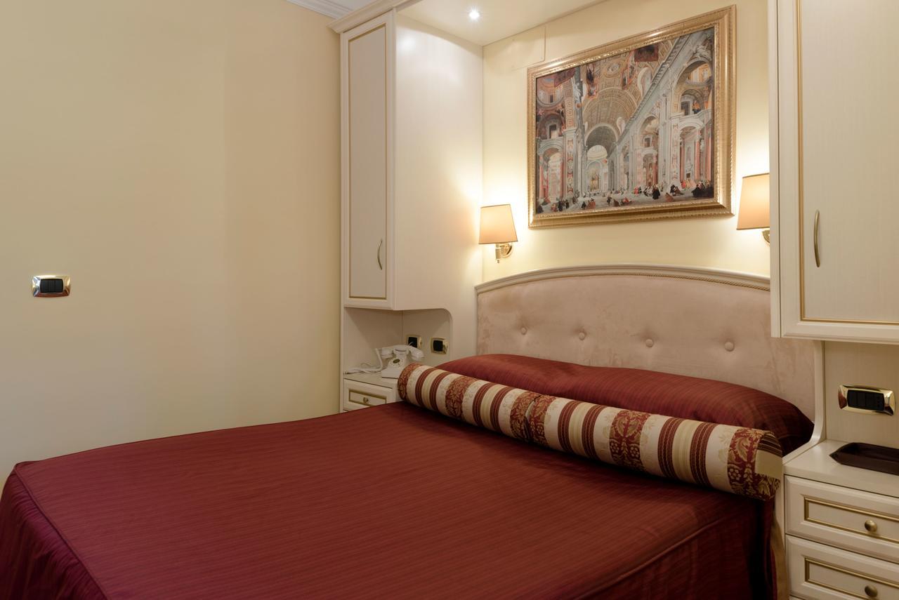 Relais Frattina Hotel Rome Exterior photo